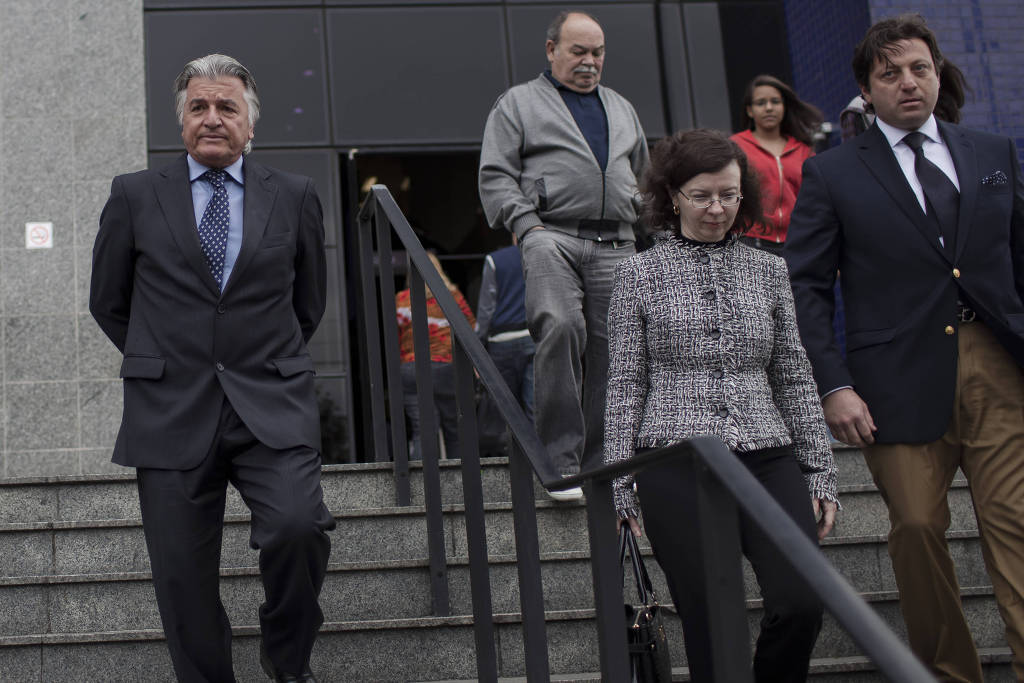 ex-presidente do Banco Panamericano Rafael Palladino deixa a sede da Policia Federal após prestar depoimento. Foto/Folhapress