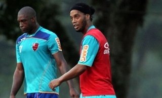 Geladeira e Ronaldinho Gaúcho no Flamengo, em 2011. Foto: Divulgação