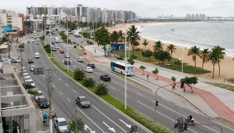 Somente na Praia de Camburi cinco novas farmácias foram instaladas nos últimos meses. Foto: Leone Iglesias