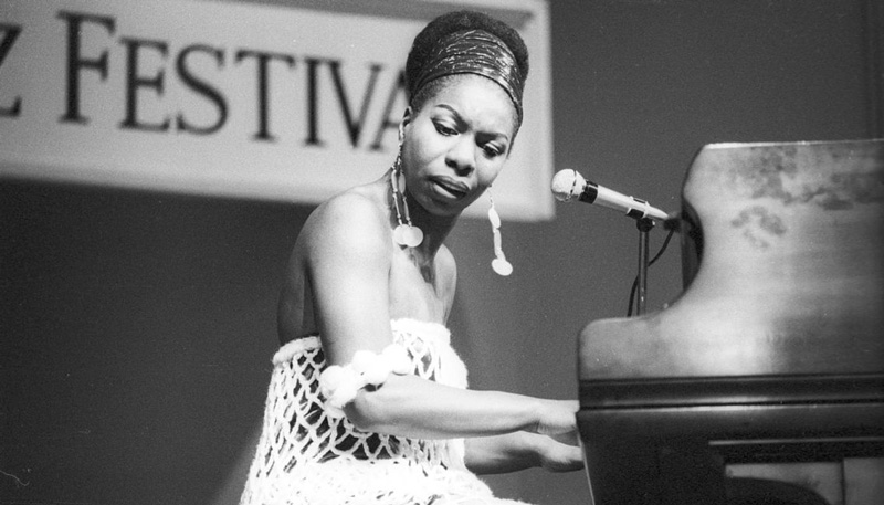Nina Simone completaria 85 anos em 2018. Foto: Tom Copi/Michael Ochs