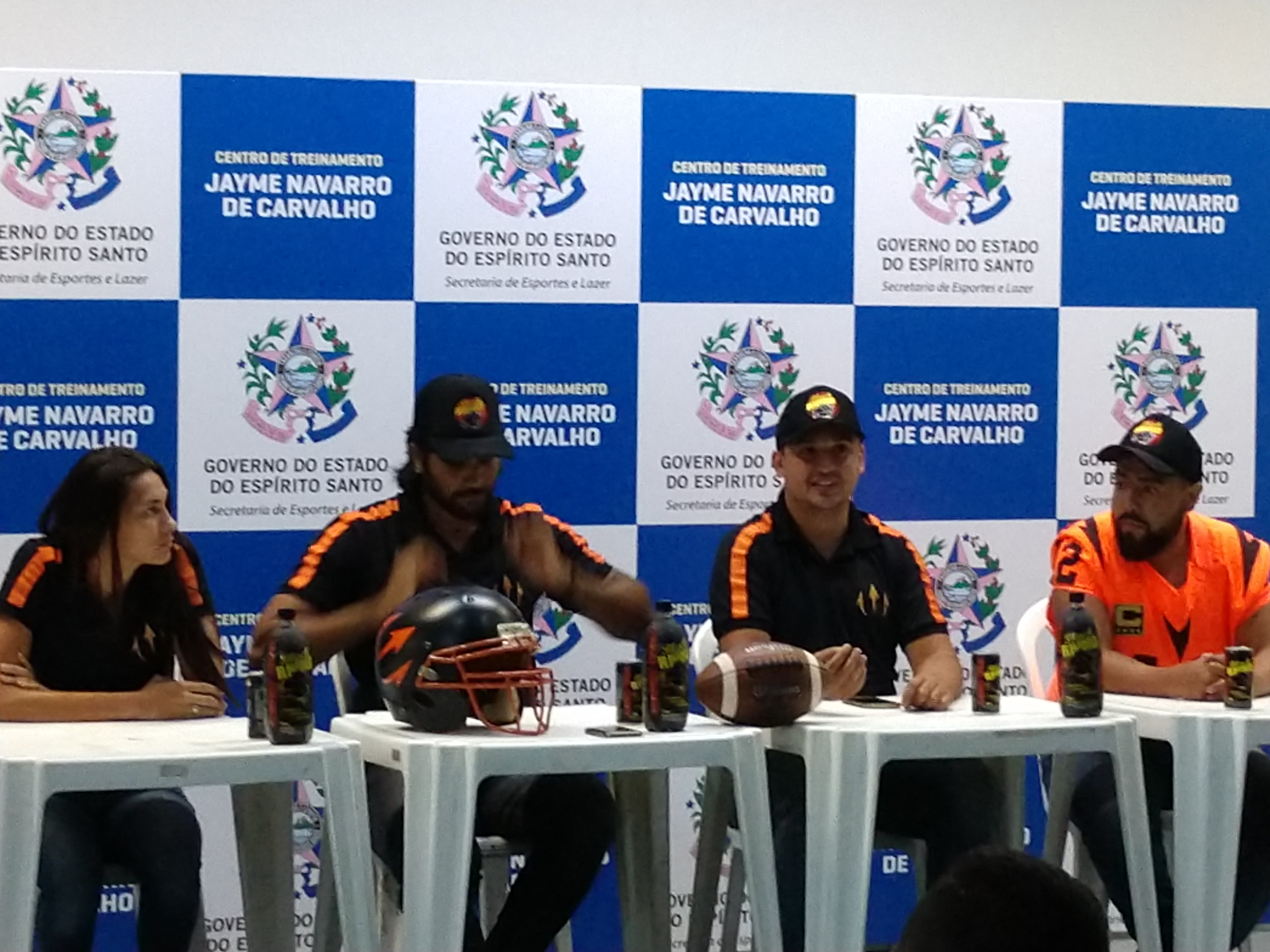 Mazzila Gonçalves (diretora de football), Raony Ramos Rocio (presidente), Raul Marques (diretor executivo) e Marcelo Verneque (gerente de ações sociais): Diretoria se reuniu com a imprensa. Foto: Acácio Rodrigues