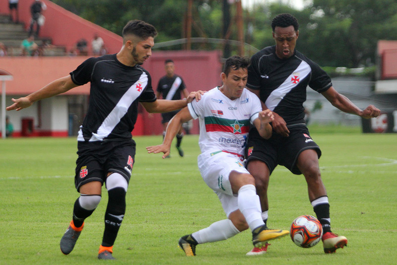 Com reservas em campo, o Vasco foi dominado. Foto: Paulo Fernandes/Vasco.com.br