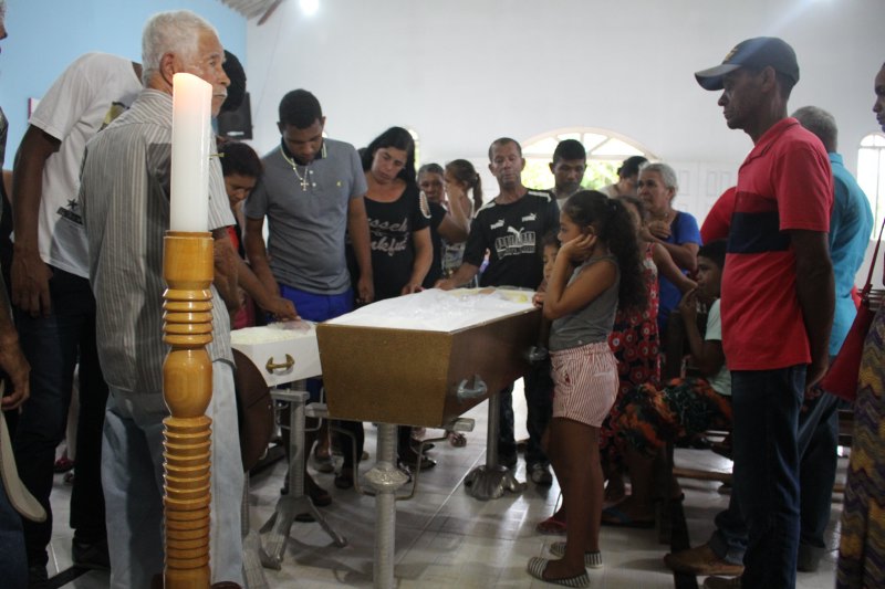 O velório de Elisângela Brandão aconteceu ontem em Anchieta. Foto: Roberta Bourguignon