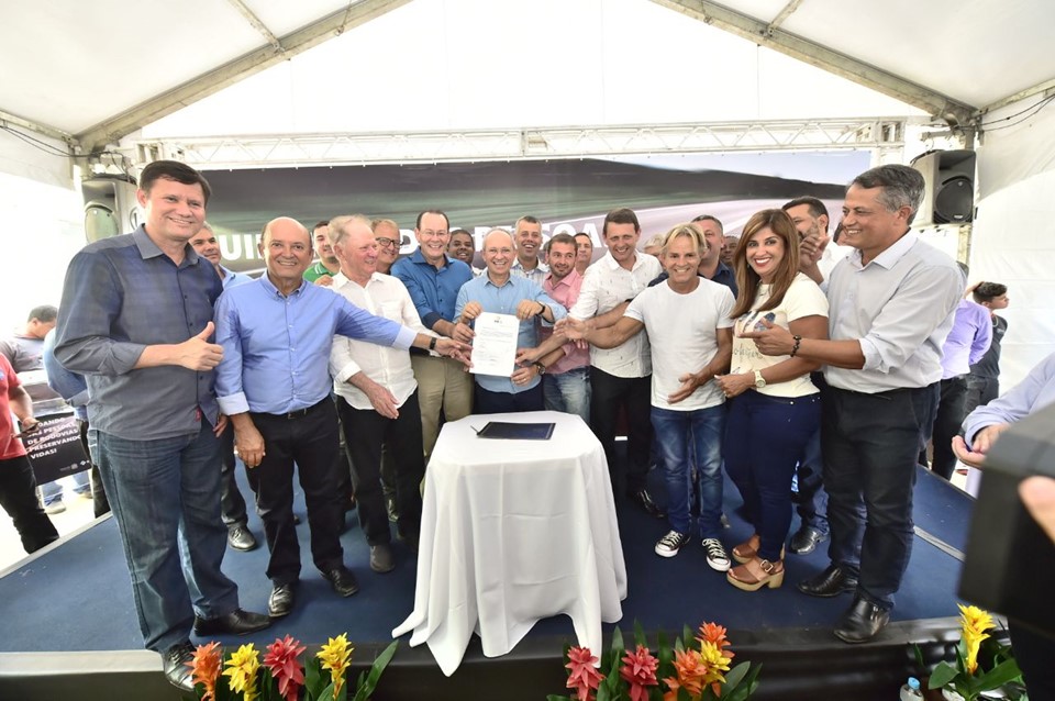 O governador assinou na manhã desta sexta-feira(16) ordem serviço para recuperação dos trechos das Rodovias ES 248 e ES 356. Foto/ Governo do estado.