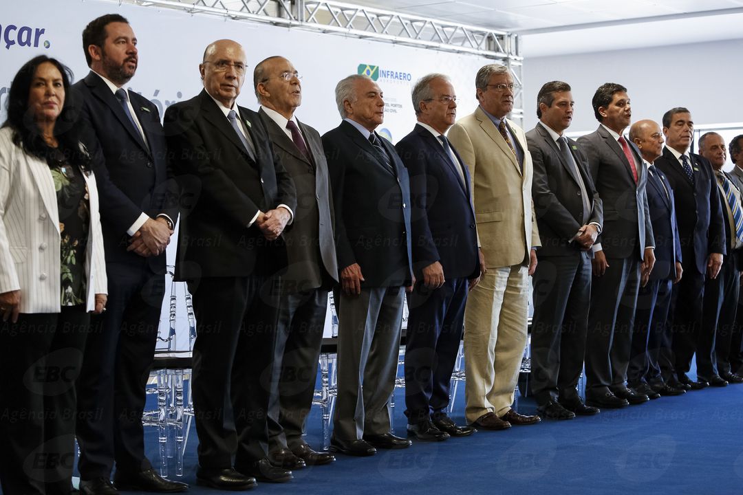 Autoridades na cerimônia de inauguração do Aeroporto. Foto: Alan Santos/Agência Brasil