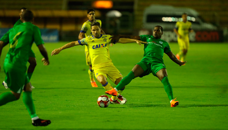 Meia Diego em jogada de ataque do Fla: ele marcou o segundo gol da partida. Foto: Gilvan de Souza / Flamengo