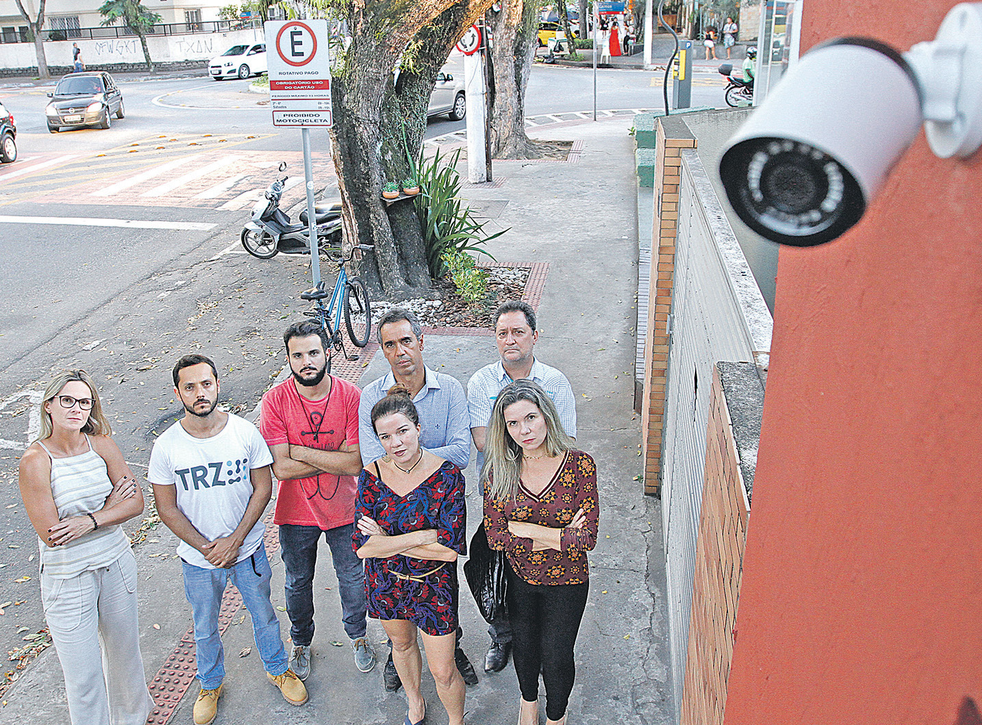 Moradores e comerciantes da Praia do Canto trabalham com o monitoramento colaborativo para combater criminalidade. Foto: Thiago Coutinho