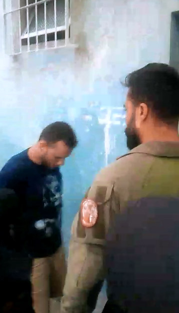 Rubens chega ao DML para exames médicos, antes de ser encaminhado para presídio. Foto: Reprodução