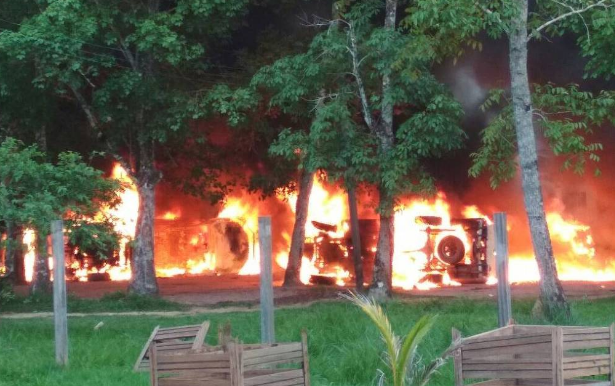 Escritórios de órgãos ambientais como Ibama, ICMbio e Incra incendiados em Humaitá (AM).Foto:Divulgação