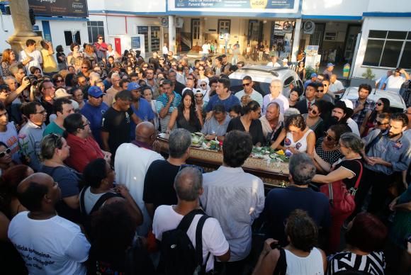 O enterro do corpo da vereadora Marielle Franco ocorreu no Cemitério do Caju, no Rio de JaneiroFernando Frazão/Agência Brasil