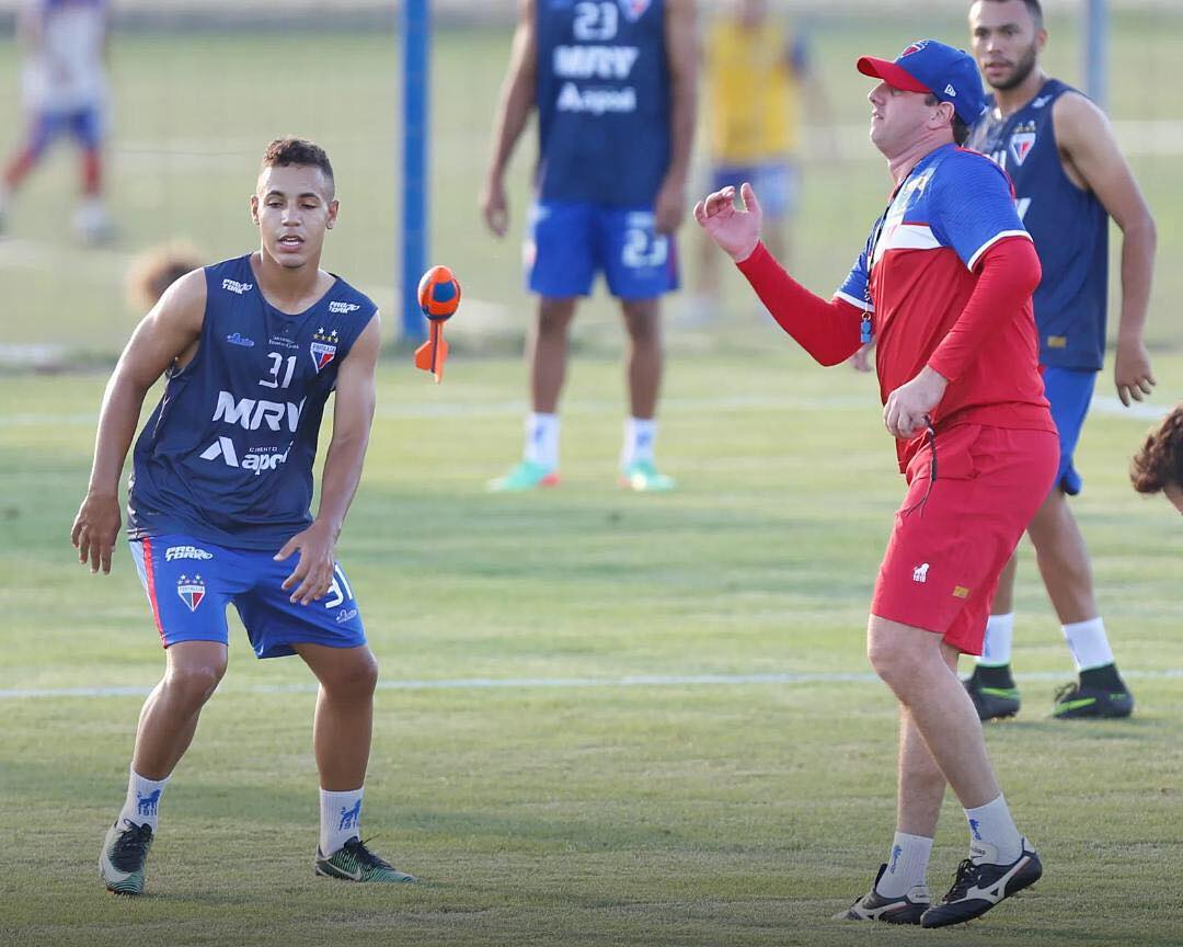 Encontro de "Rogérios" no treino do Fortaleza. Foto: Leonardo Moreira/Fortaleza EC