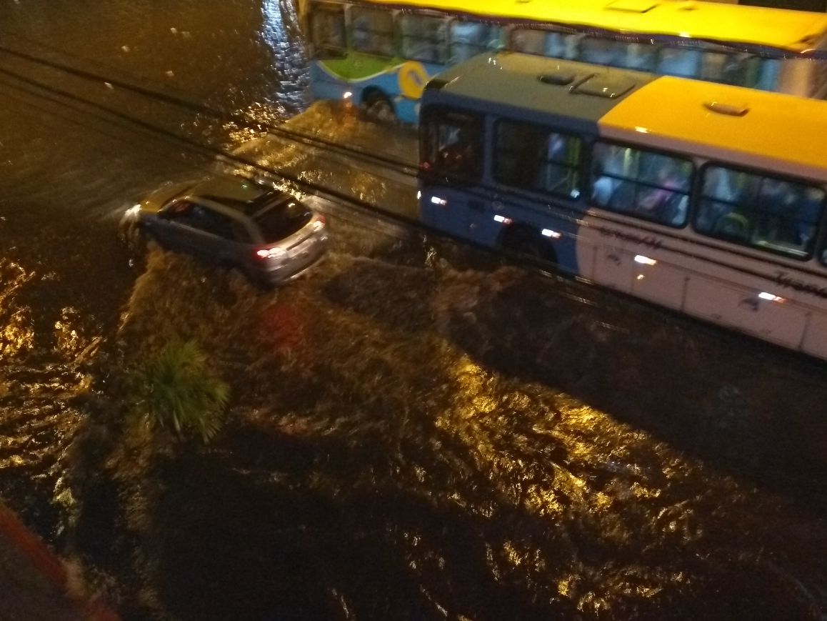 Chuva na Grande Vitória - Foto: Internauta