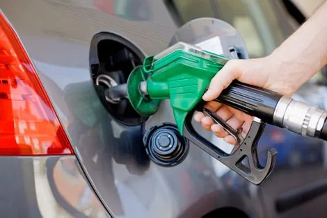 Imagem ilustrativa da imagem Petrobras corta preço da gasolina em 9,5%; diesel cai 6,5%