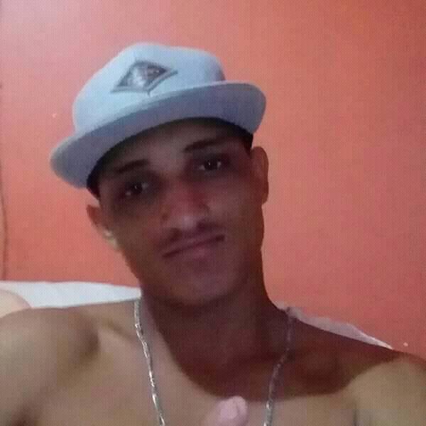 Demisom Santos de Matos foi morto com tiros no rosto. Foto: Reprodução/Facebook