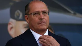 Imagem ilustrativa da imagem Guerra à vista