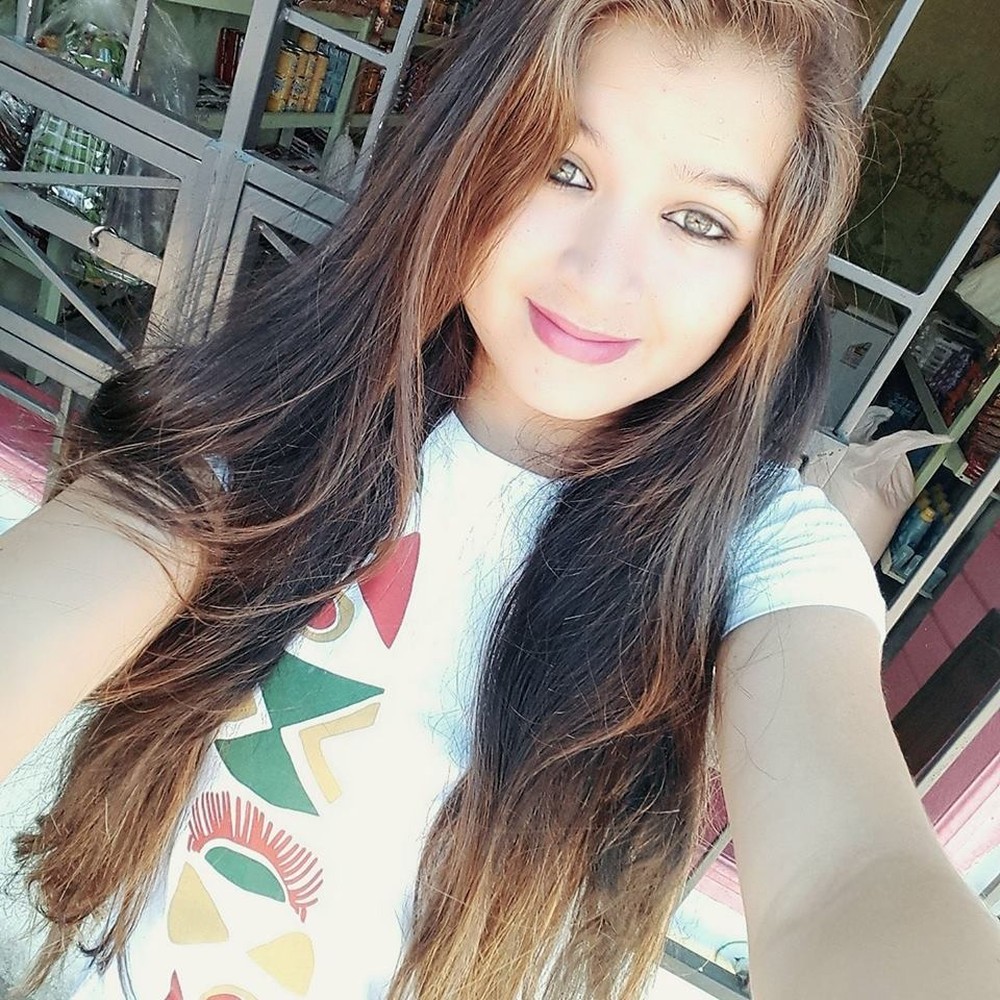 A jovem de 19 anos foi morta com 13 facadas pelo namorando de 15 anos. Foto: Reprodução