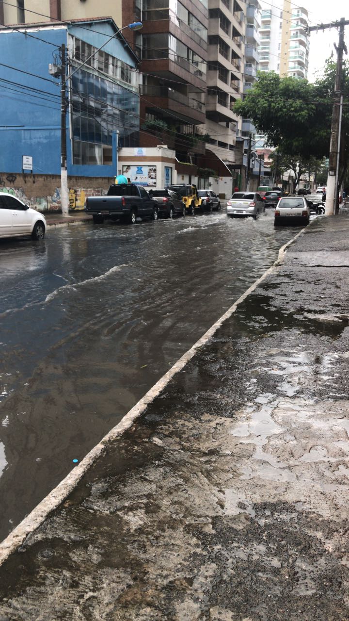 Rua São Paulo, em Itapuã. Foto: Internauta