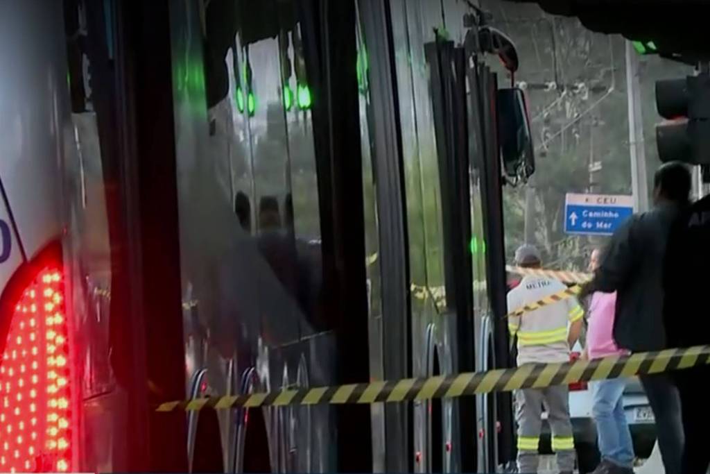 O crime aconteceu por volta das 16h, dentro de um ônibus na região de Jabaquara, em São Paulo. Foto: Reprodução.