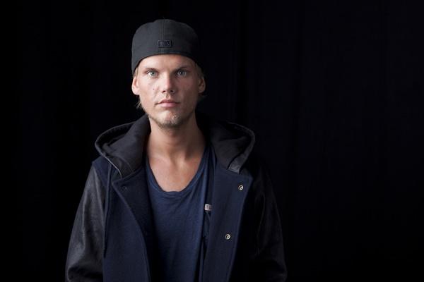 A canção é uma parceria com o cantor Aloe Blacc, com quem Avicii trabalhou no hit