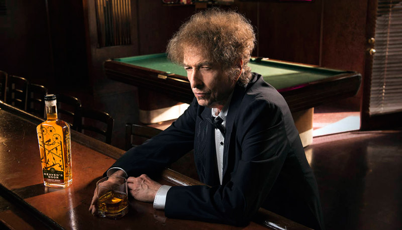 Bob Dylan e seu Whisky: cantor irá se aventurar neste novo mercado. Foto: Divulgação