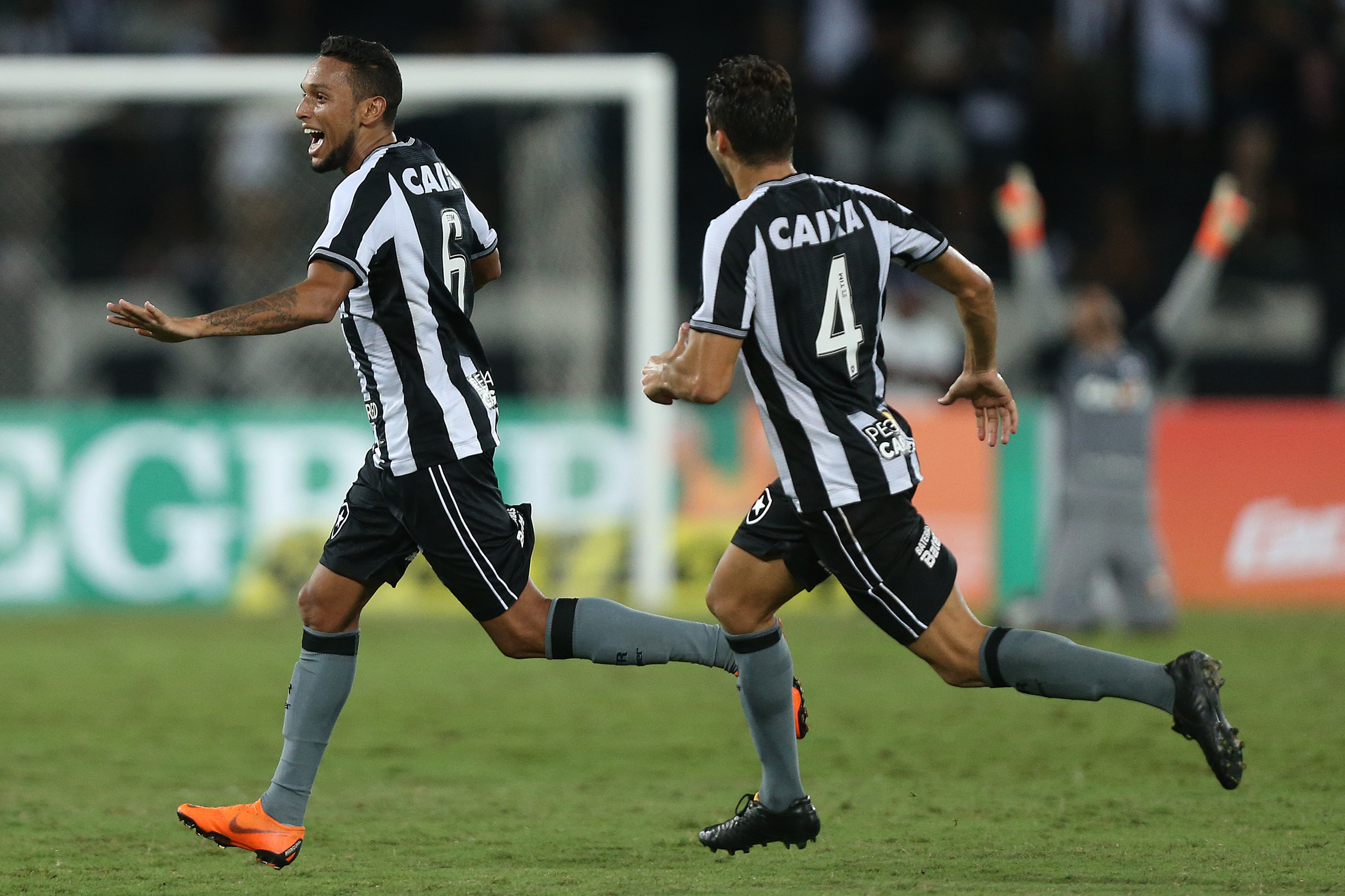 Gilson comemora o seu golaço. Foto: Vitor Silva/SSPress/Botafogo