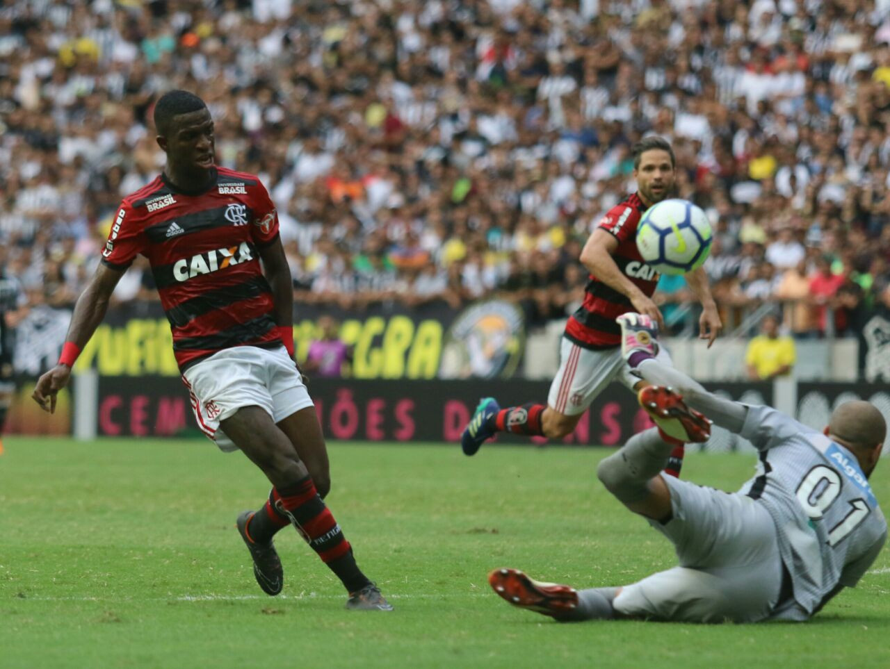 Vinicius Júnior abre o placar para o Fla em cima do Ceará. Foto: Staff Images/Flamengo