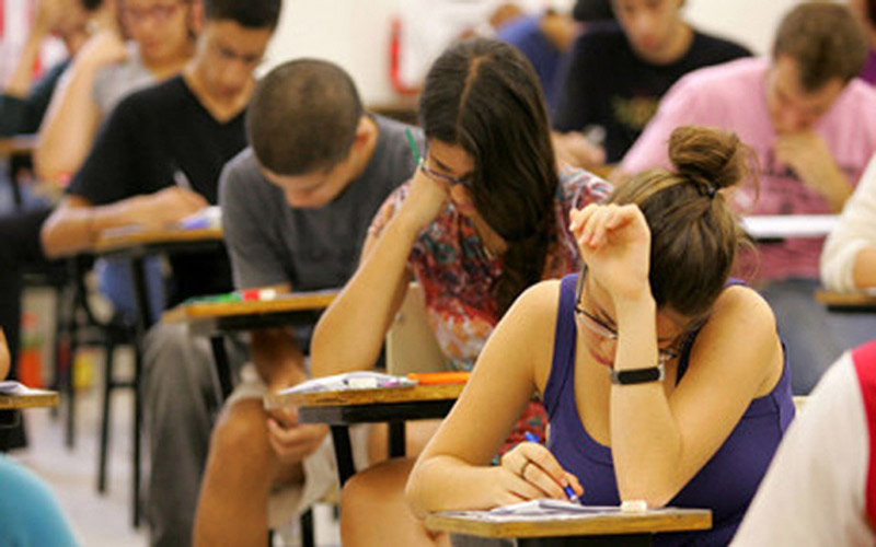Candidatos durante prova: procedimento para evitar irregularidades que prejudiquem resultados de concursos. Foto: Divulgação