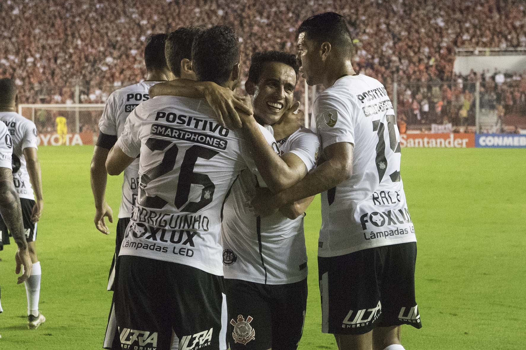 Jadson fez o gol da vitória do Corinthians sobre o Independiente. Foto:Daniel Augusto Jr./Ag. Corinthians