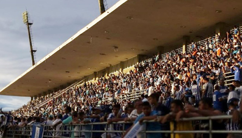 Torcida do CSA no estádio Rei Pelé, em Maceió. Foto: Divulgação/CSA