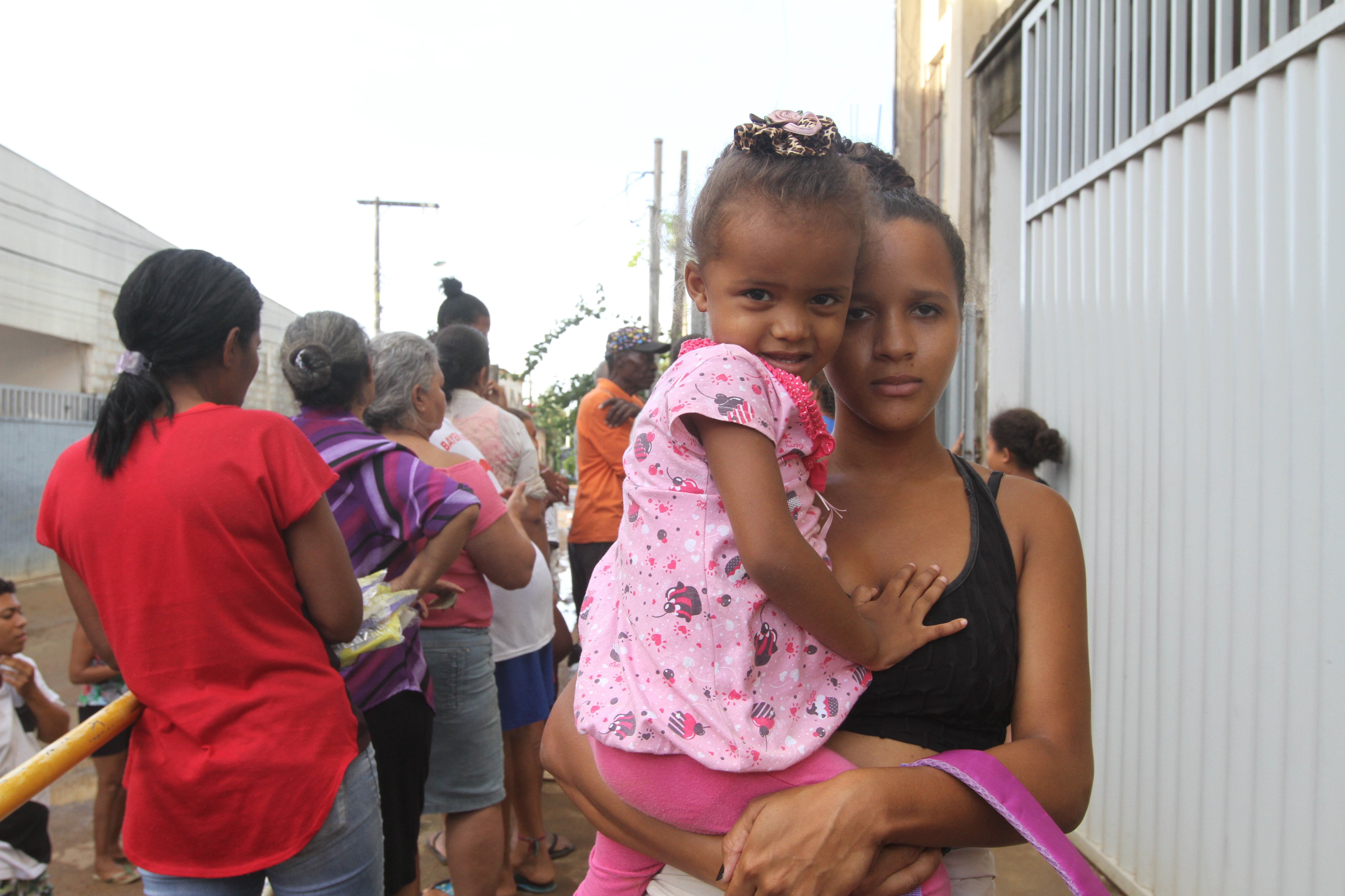 Juliana de Freitas dos Santos com a filha Ana Eloisa. Foto: Rodrigo Gavini/AT