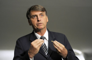 Segundo Bolsonaro, os votos de Barbosa são votos contra a corrupção e migrarão para ele. (Foto: Divulgação )