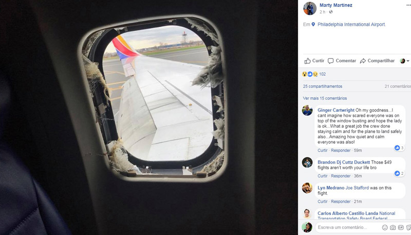 Passageiro postou a janela do avião quebrada, por onde passou a executiva. Foto: Marty Martinez/Facebook/Reprodução
