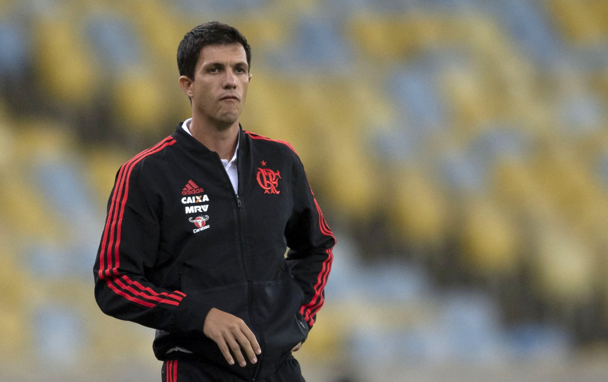 O técnico foi cobrado por um torcedor no saguão do aeroporto, quando a equipe embarcava para a Colômbia, onde enfrenta o Santa Fe em jogo decisivo pela Copa Libertadores. Foto: Divulgação.