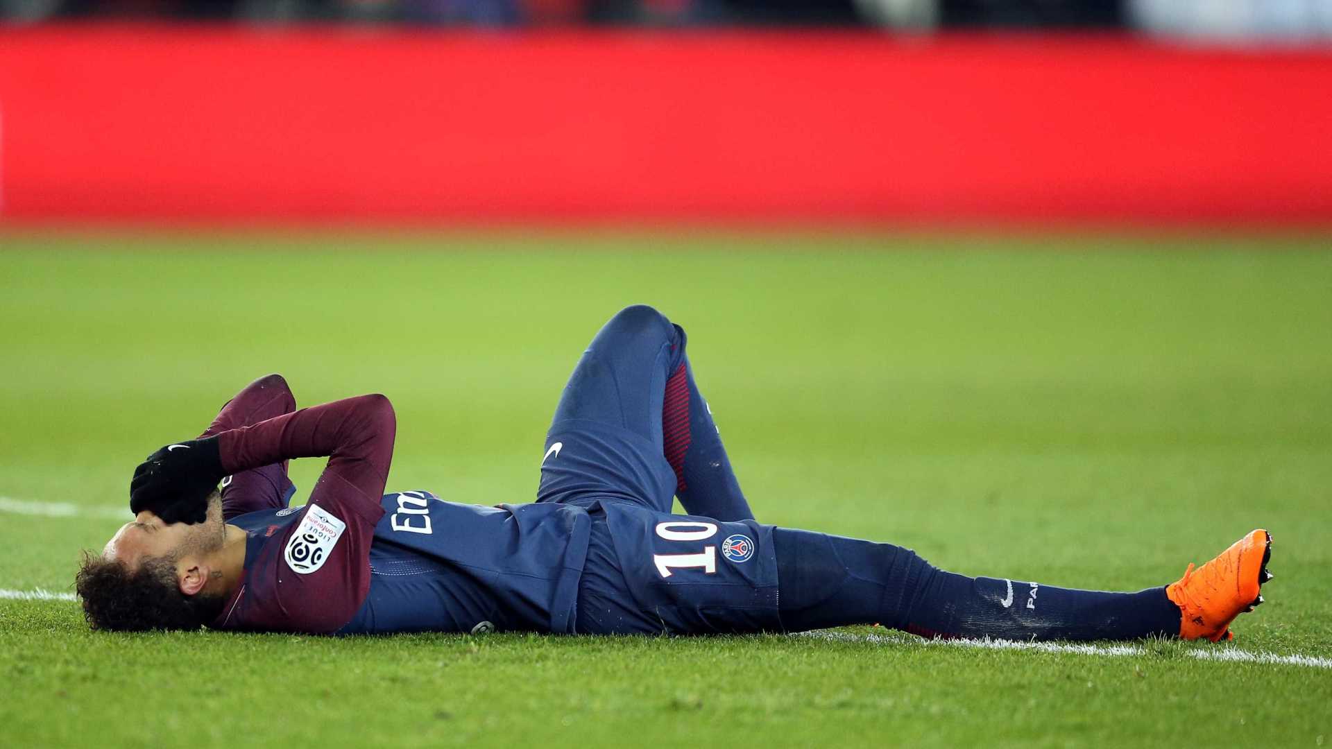 Lesão de Neymar contra o Olympique de Marseille, no dia 25 de fevereiro, em jogo do Campeonato Francês. Foto: Divulgação.