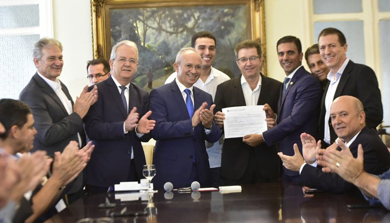 Licença de instalação foi assinada nesta quinta-feira, no Palácio Anchieta. Foto: Leonardo Duarte/SECOM-ES