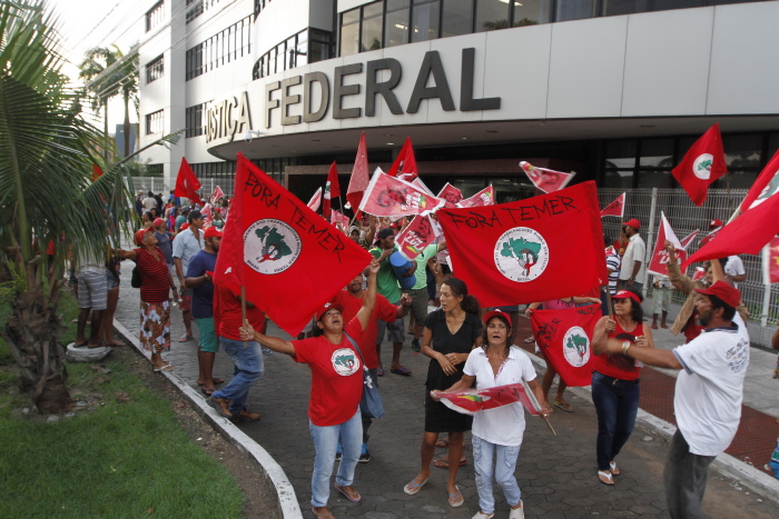 Cerca de 400 manifestantes do MST protestam pela liberdade do ex-presidente Lula (PT). Foto: Leone Iglesias