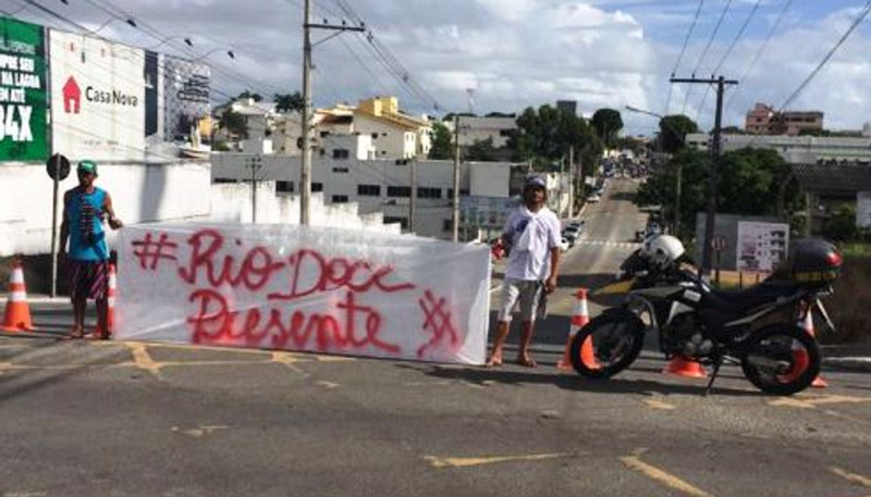 Protestos de pescadores que reivindicam direitos não pagos pela Samarco. Foto: Divulgação