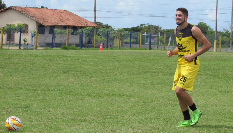 O atacante Rael foi regularizado e vai estrear hoje pelo Rio Branco. Foto: Thalisson Bandeira/Rio Branco