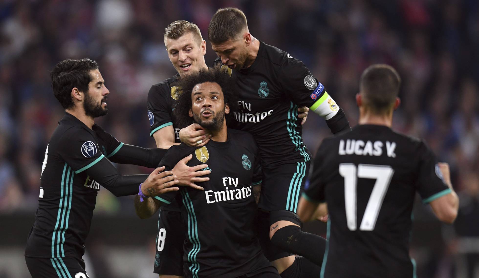 Isco, Kroos, Ramos e Vazquez comemoram com Marcelo primeiro gol do Real. Foto: Divulgação.