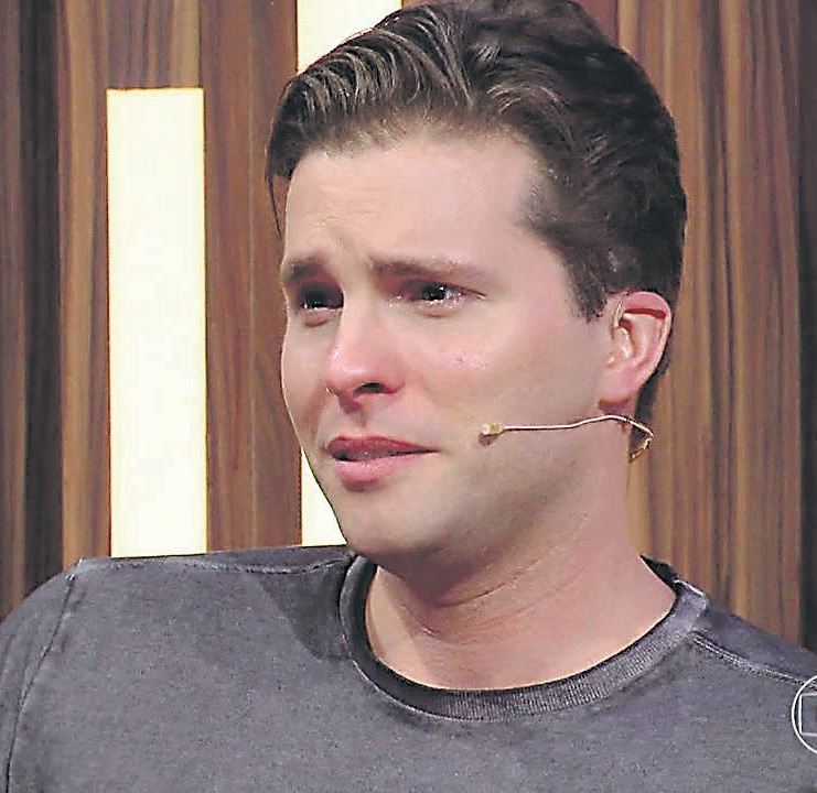 O ator se emocionou ao receber recado de sua avó durante programa de TV. Foto: Divulgação