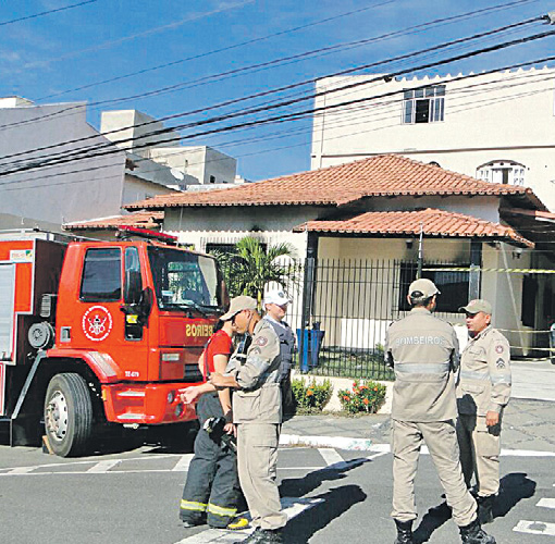 Bombeiros que atuaram no caso. Foto: Wilton Junior 22/04/2018
