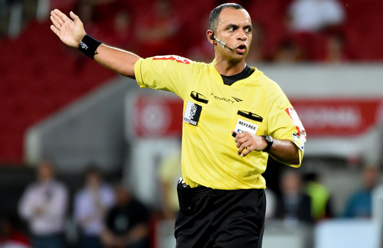 Wilton Sampaio foi selecionado pela Fifa junto com juízes de outros nove países. Foto: Reprodução