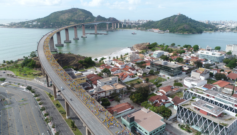 Percurso da tradicional prova passa pela Terceira Ponte (Foto: Zoom Fotos)