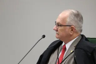 Imagem ilustrativa da imagem Ex-ministro culpa Fachin pela morte de Meurer