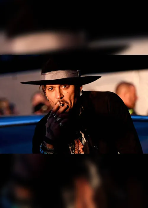 Imagem ilustrativa da imagem Johnny Depp diz que já ofereceu maconha para filha quando ela tinha 13 anos