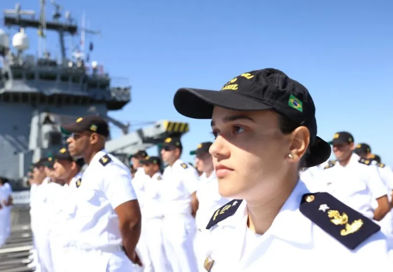 Marinha abre concurso com salários de R$ 10,5 mil. 