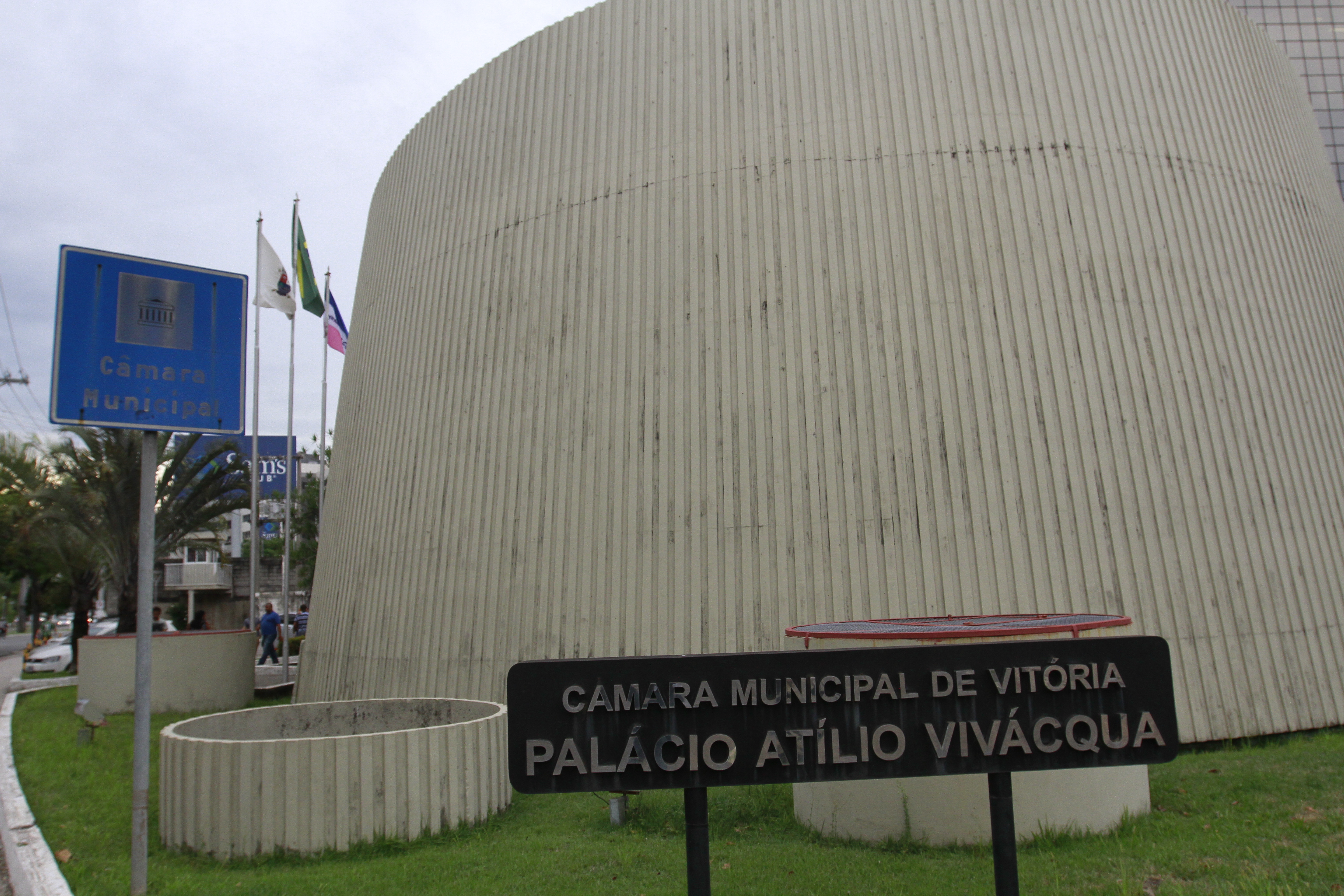Fachada da Câmara de Vitória: concurso vai abrir sete vagas, para profissionais de níveis médio e superior (Foto: Beto Morais / AT)