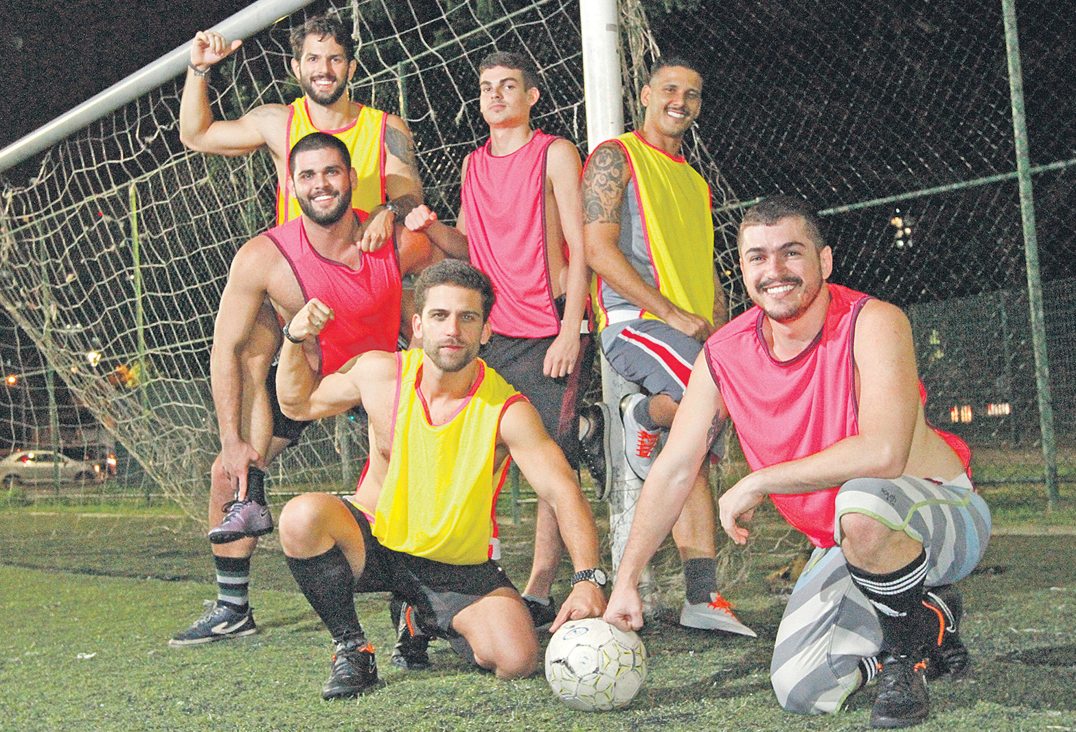 Descontraídos, jogadores do Capixabas FC encontraram uma forma de praticar esporte com inclusão social. (Foto: Leone Iglesias)