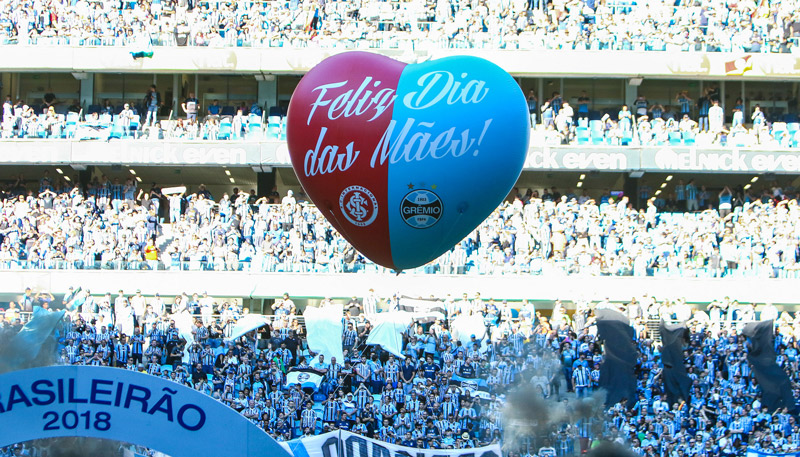 Clássico GreNal começou com uma homenagem para as mães (Foto: Lucas Uebel/Grêmio FBPA)