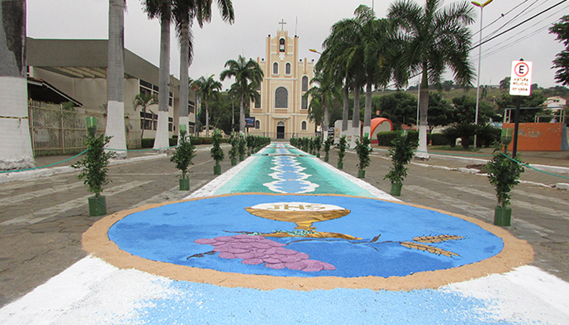 Tapetes produzidos em Baixo Guandu, para o dia de Corpus Christi (Foto: Divulgação/PMBG)